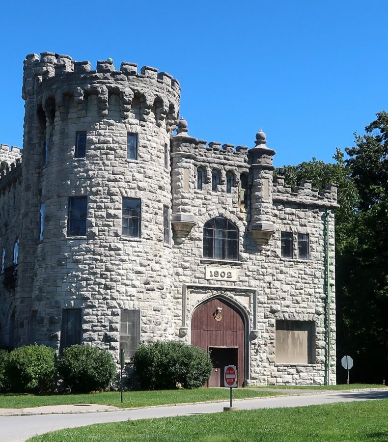 Castle Gould, exterior