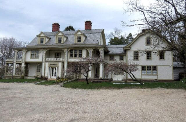 Cedarmere, exterior