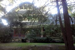 Harbor Hill, surviving dairyman's cottage