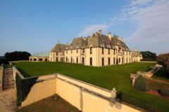 Oheka Castle, exterior with lawn