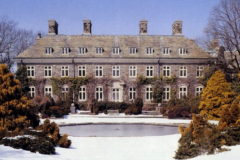 Salutation, exterior