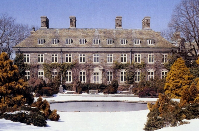 Salutation, exterior